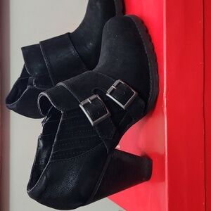 Black Heeled Very Cherry Booties